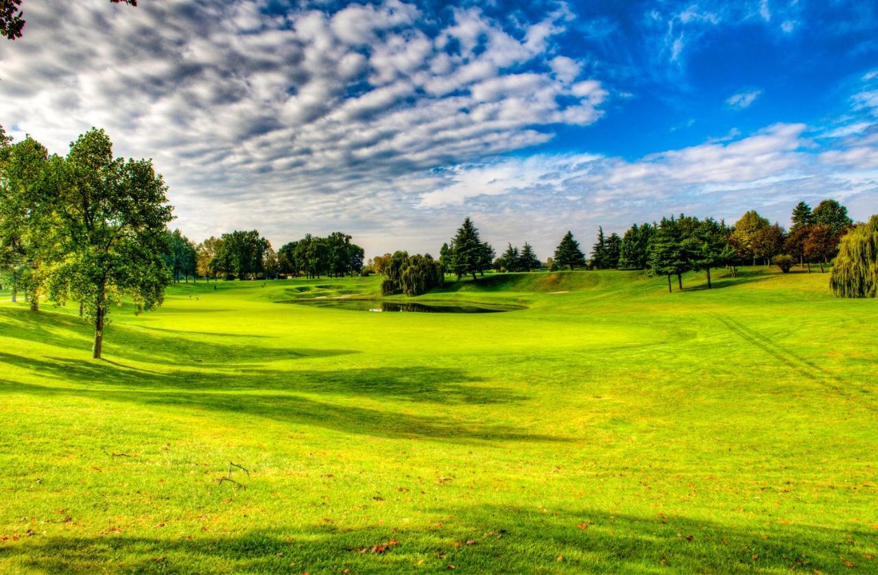 Le Robinie Golf & Resort Solbiate Olona Exterior foto