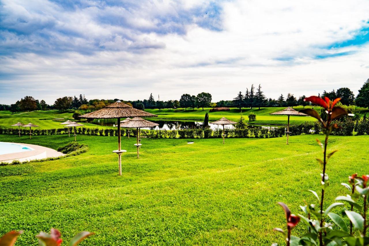 Le Robinie Golf & Resort Solbiate Olona Exterior foto