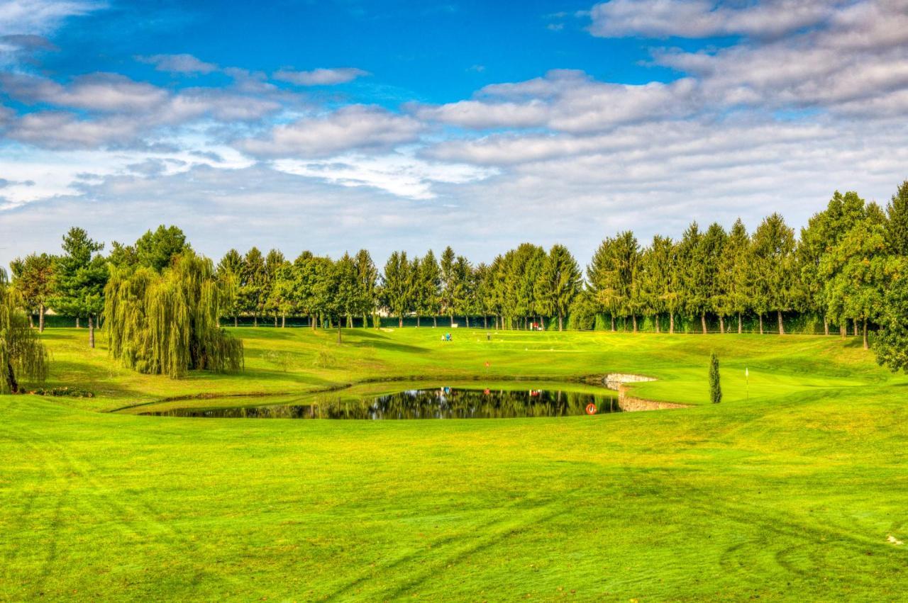 Le Robinie Golf & Resort Solbiate Olona Exterior foto
