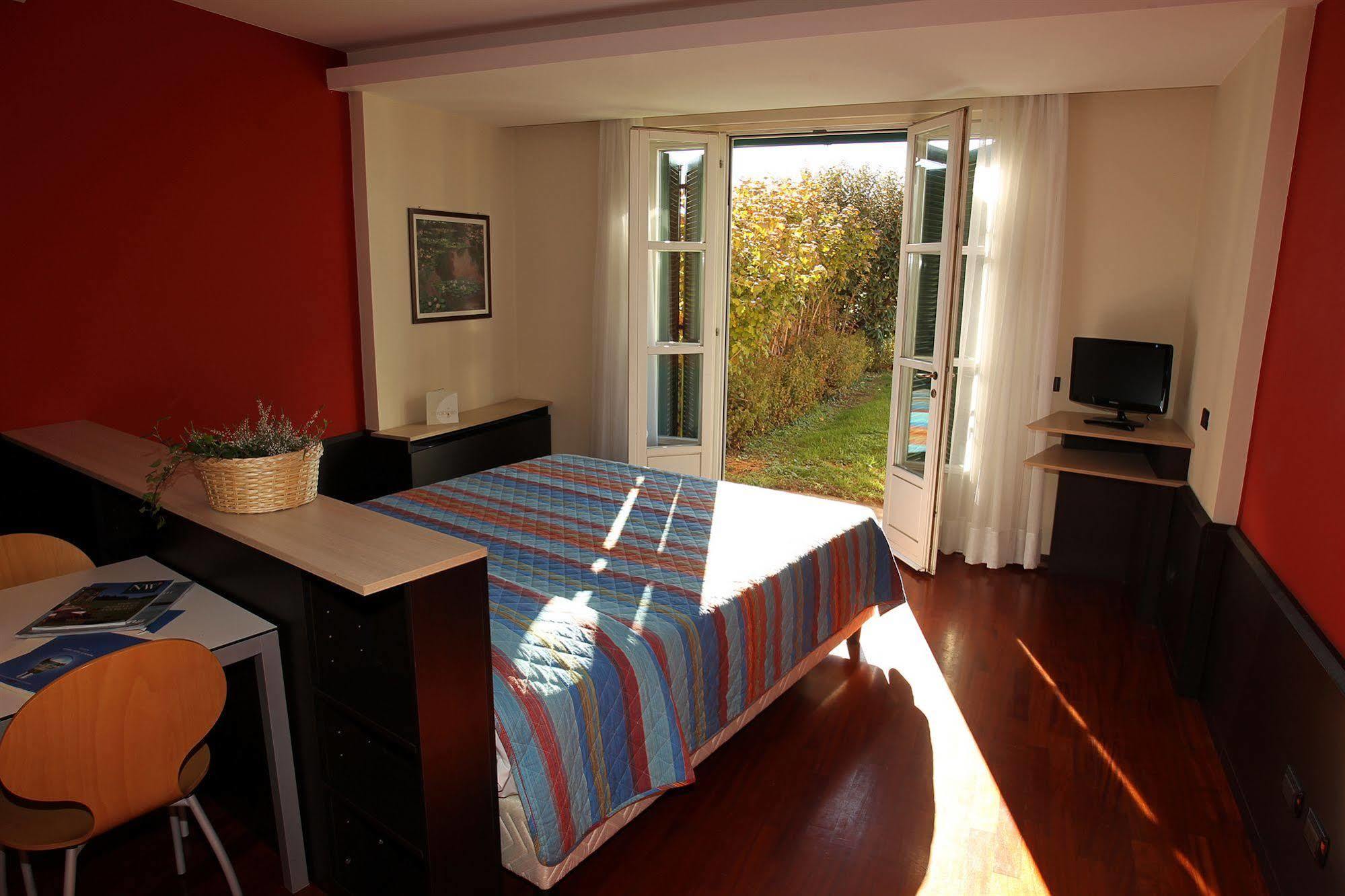 Le Robinie Golf & Resort Solbiate Olona Exterior foto